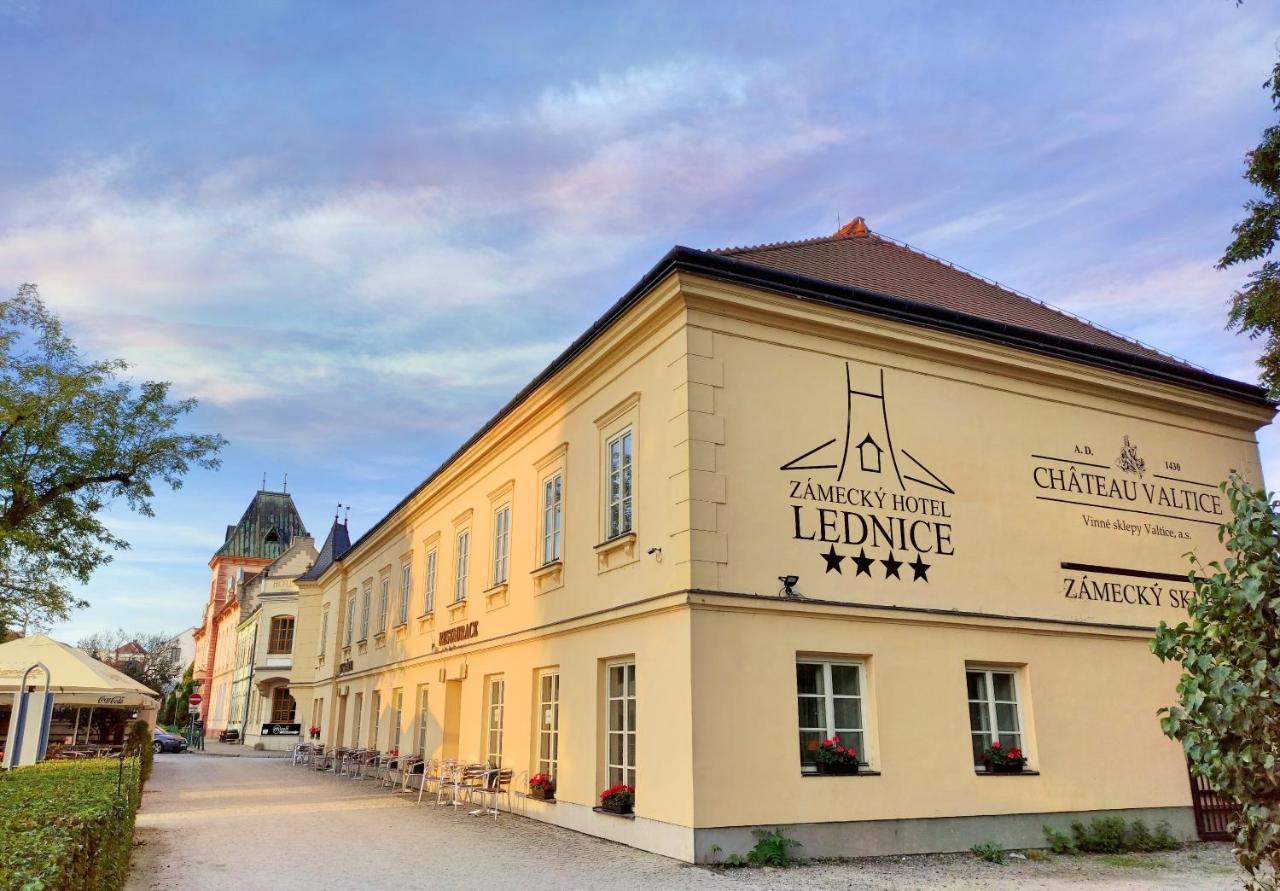 Zamecky Hotel Lednice Exteriör bild
