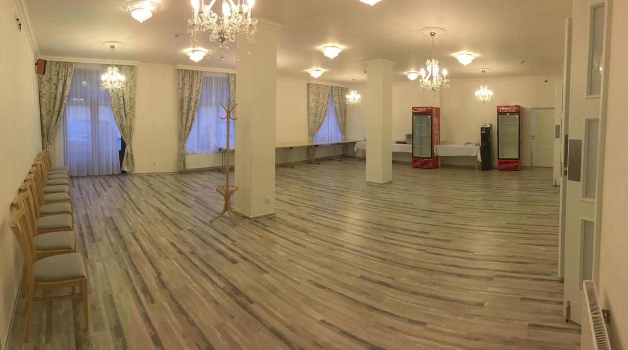 Zamecky Hotel Lednice Exteriör bild